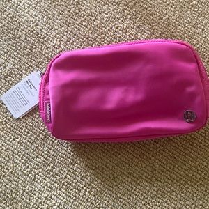 NWT lululemon everywhere belt bag